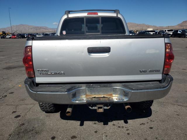 3TMLU42N28M018879 - 2008 TOYOTA TACOMA DOUBLE CAB Сріблястий фото 6