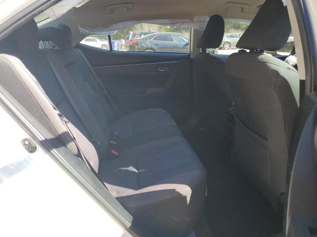 5YFBURHE9JP816116 - 2018 TOYOTA COROLLA L თეთრი ფოტო 10
