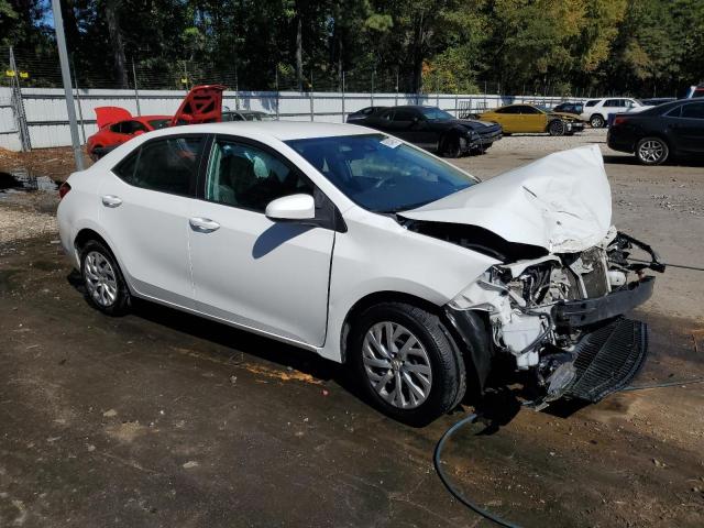 5YFBURHE9JP816116 - 2018 TOYOTA COROLLA L თეთრი ფოტო 4