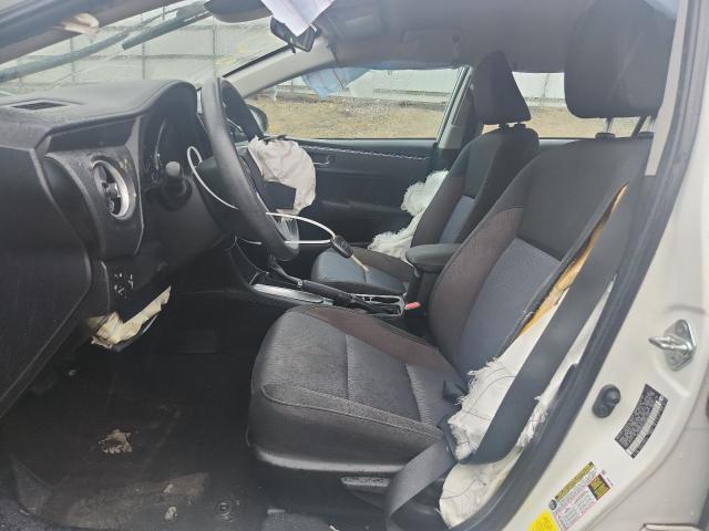 5YFBURHE9JP816116 - 2018 TOYOTA COROLLA L თეთრი ფოტო 7
