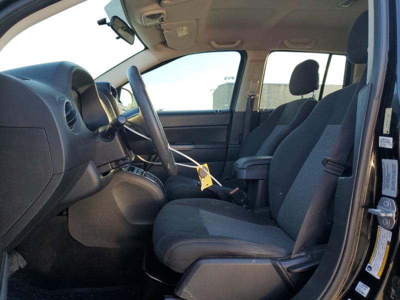 1C4NJCBAXFD313603 - 2015 JEEP COMPASS SPORT أسود صورة 7