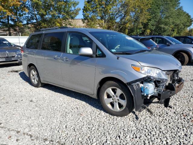 5TDKK3DC2CS236854 - 2012 TOYOTA SIENNA LE SILVER photo 4