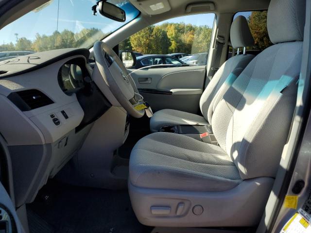 5TDKK3DC2CS236854 - 2012 TOYOTA SIENNA LE SILVER photo 7