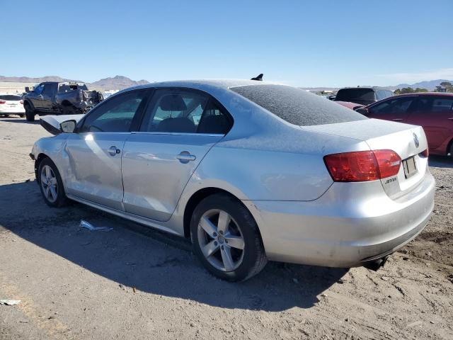 3VWLL7AJ3BM120649 - 2011 VOLKSWAGEN JETTA TDI SILVER photo 2