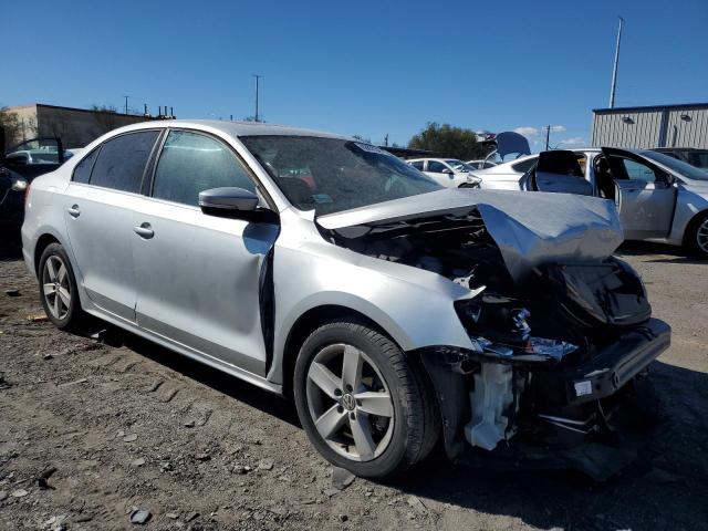 3VWLL7AJ3BM120649 - 2011 VOLKSWAGEN JETTA TDI SILVER photo 4