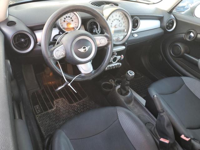WMWMF3C53ATU76748 - 2010 MINI COOPER WHITE photo 8
