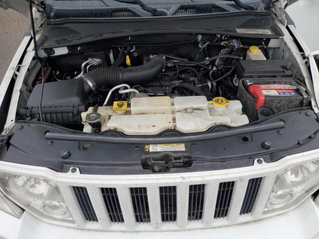 1C4PJMAK9CW129780 - 2012 JEEP LIBERTY SPORT Белый фото 11