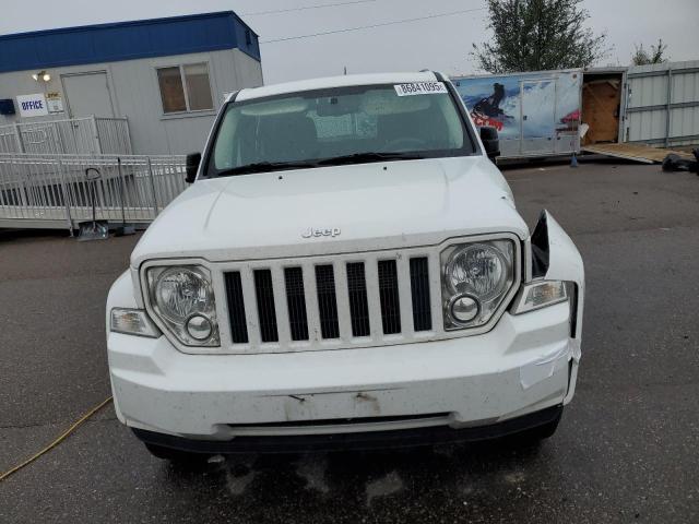 1C4PJMAK9CW129780 - 2012 JEEP LIBERTY SPORT Белый фото 5