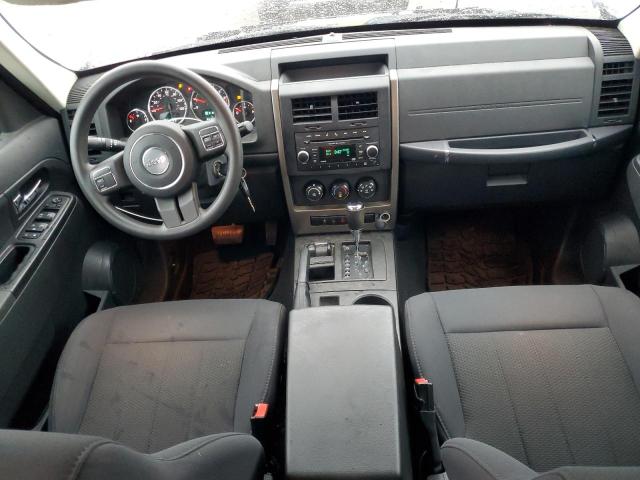 1C4PJMAK9CW129780 - 2012 JEEP LIBERTY SPORT Белый фото 8