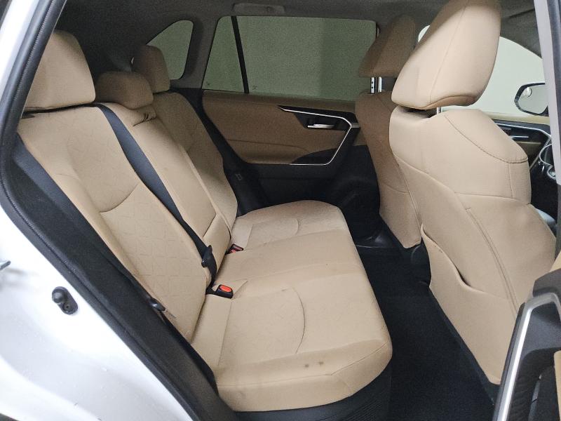 4T3RWRFV0PU090964 - 2023 TOYOTA RAV4 XLE 白色 照片 11