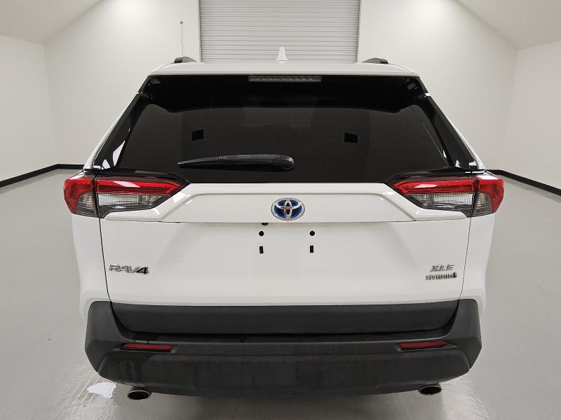 4T3RWRFV0PU090964 - 2023 TOYOTA RAV4 XLE 白色 照片 6