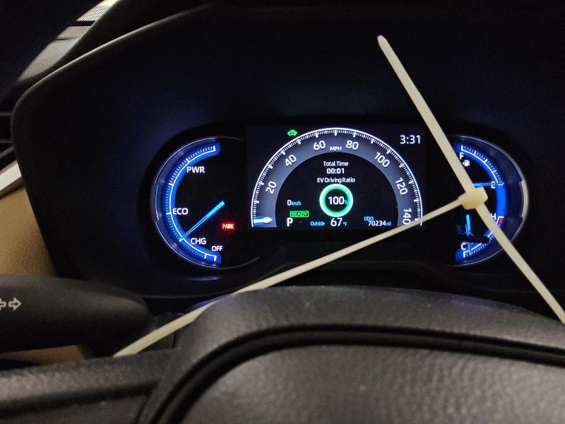 4T3RWRFV0PU090964 - 2023 TOYOTA RAV4 XLE 白色 照片 9