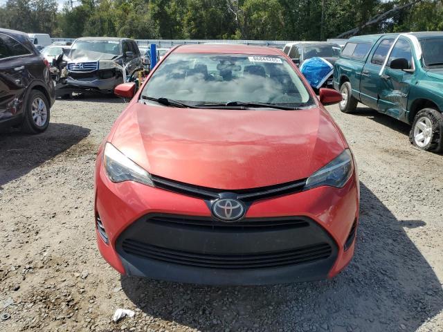 5YFBURHE7JP803686 - 2018 TOYOTA COROLLA L Czerwony zdjęcie 5