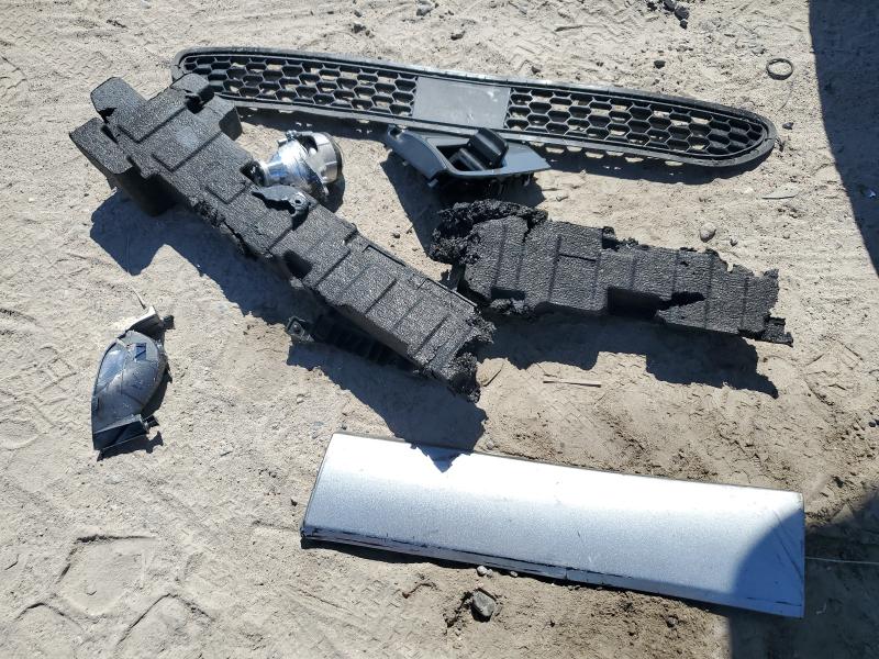 4T3ZA3BB6FU093986 - 2015 TOYOTA VENZA LE 银色 照片 13