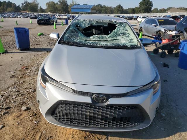 5YFEPMAEXMP249615 - 2021 TOYOTA COROLLA LE ვერცხლისფერი ფოტო 5