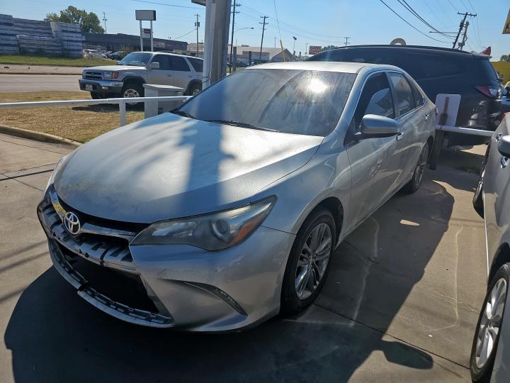 4T1BF1FK8GU243706 - 2016 TOYOTA CAMRY LE Արծաթագույն լուսանկար 2