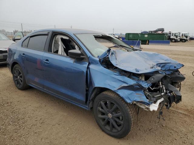 3VWD17AJXFM305264 - 2015 VOLKSWAGEN JETTA SE BLUE photo 4