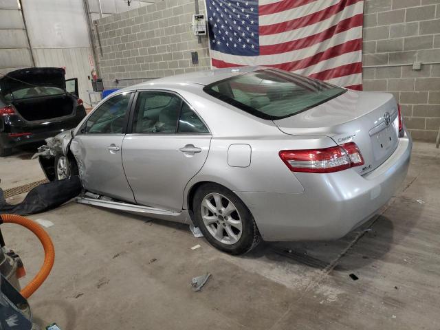 4T4BF3EK8BR127403 - 2011 TOYOTA CAMRY BASE 银色 照片 2