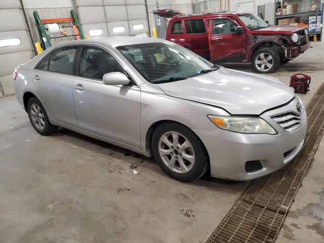 4T4BF3EK8BR127403 - 2011 TOYOTA CAMRY BASE 银色 照片 4