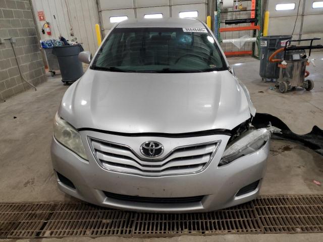 4T4BF3EK8BR127403 - 2011 TOYOTA CAMRY BASE 银色 照片 5