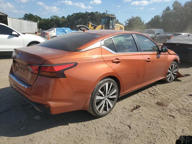 1N4BL4CV2NN354620 - 2022 NISSAN ALTIMA SR ORANGE photo 3