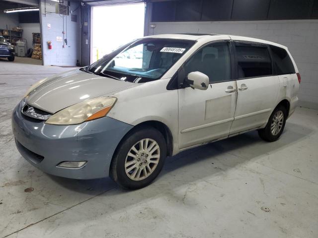 2008 TOYOTA SIENNA XLE, 
