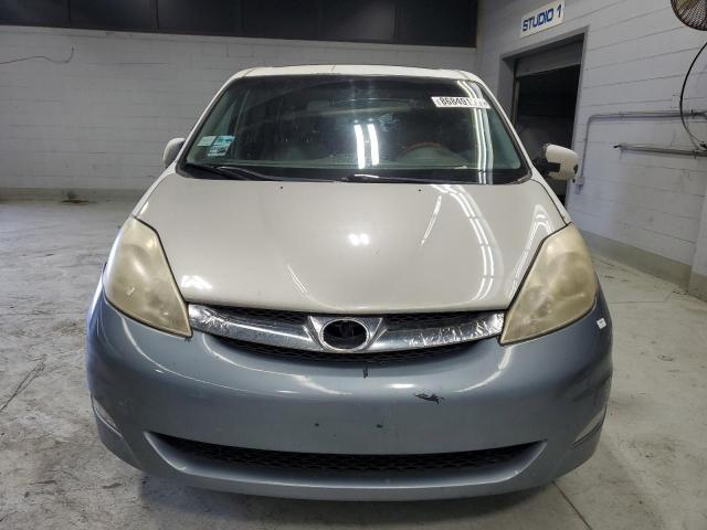 5TDBK22C98S016762 - 2008 TOYOTA SIENNA XLE WHITE photo 5