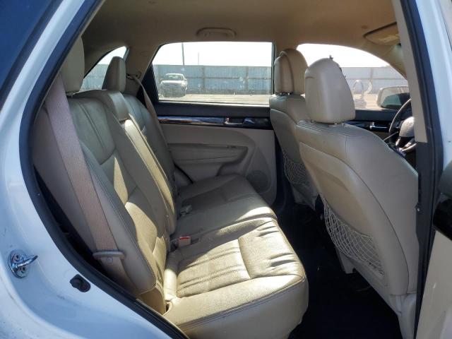 5XYKUDA63CG262844 - 2012 KIA SORENTO EX WHITE photo 11