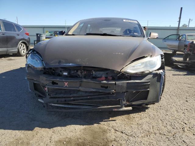 5YJSA1CN1DFP05982 - 2013 TESLA MODEL S Коричневый фото 5