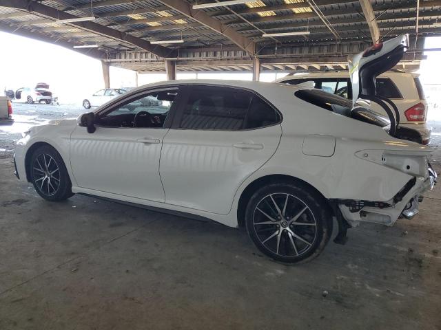 4T1T11AK5NU635503 - 2022 TOYOTA CAMRY SE Білий фото 2