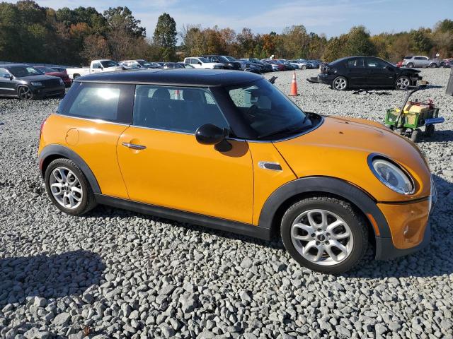 WMWXM5C58F3A04831 - 2015 MINI COOPER ოქროსფერი ფოტო 4