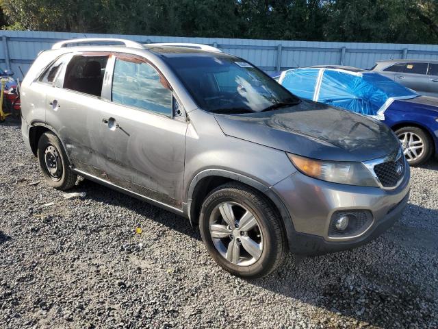 5XYKU4A20DG324442 - 2013 KIA SORENTO EX GRAY photo 4