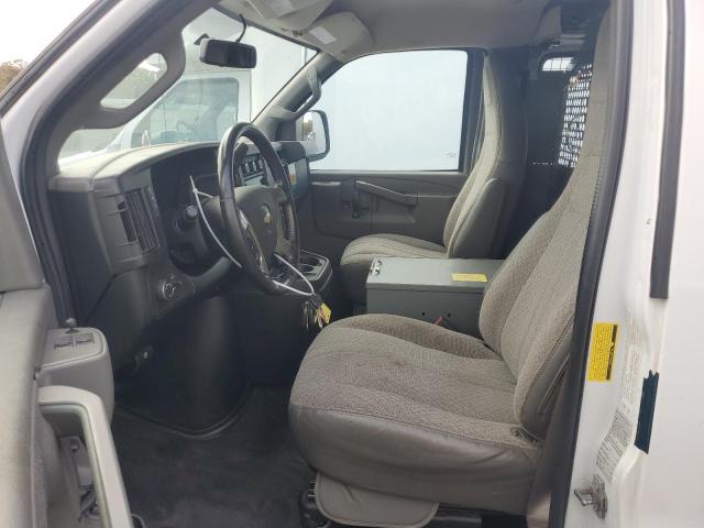 1GCZGGFG0J1286542 - 2018 CHEVROLET EXPRESS Weiß Foto 7