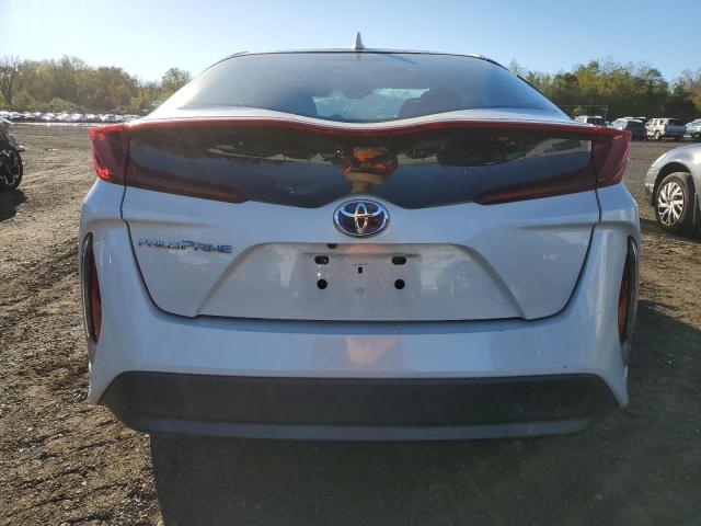 JTDKARFP1H3058448 - 2017 TOYOTA PRIUS PRIM WHITE photo 6