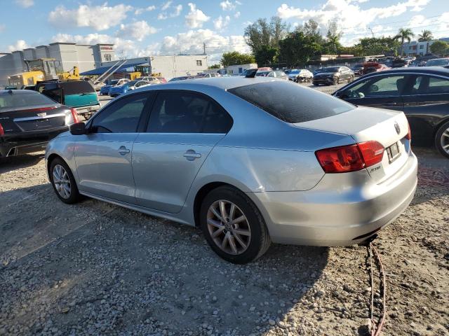 3VWD07AJ4EM241384 - 2014 VOLKSWAGEN JETTA SE Gris photo 2