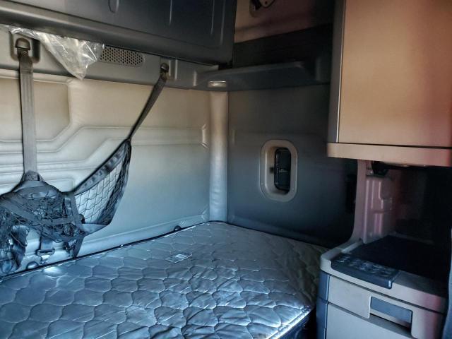 3AKJGLD52GSHB1064 - 2016 FREIGHTLINER CASCADIA 1 RED photo 6