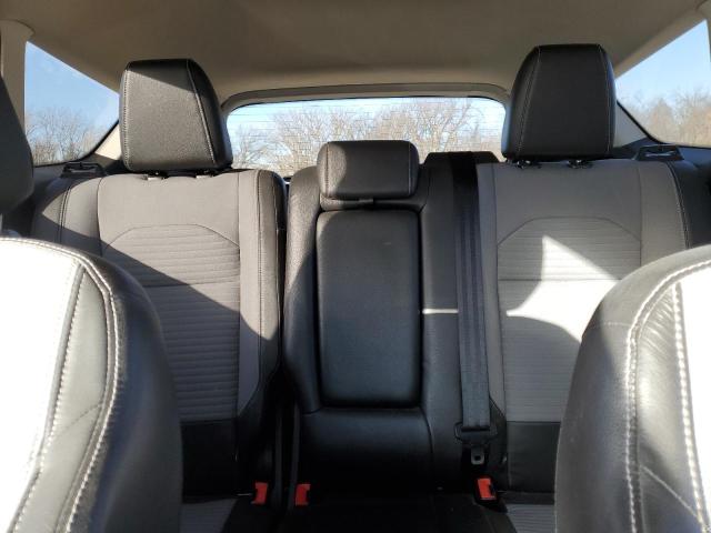 1FMCU0GD7JUA52290 - 2018 FORD ESCAPE SE SILVER photo 10