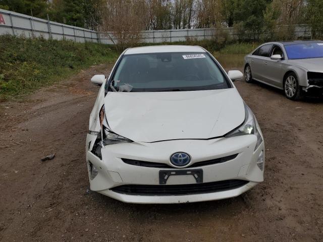 JTDKARFU3J3550717 - 2018 TOYOTA PRIUS WHITE photo 5