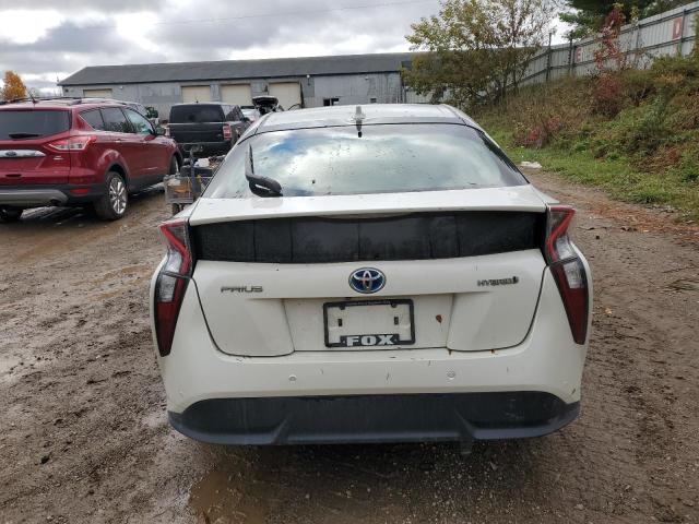 JTDKARFU3J3550717 - 2018 TOYOTA PRIUS WHITE photo 6
