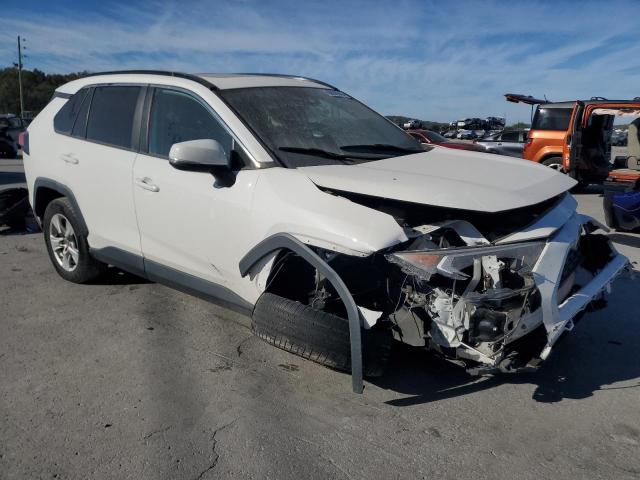 2T3P1RFV5KC017024 - 2019 TOYOTA RAV4 XLE WHITE photo 4