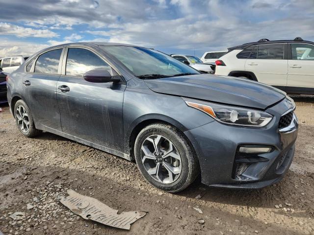 3KPF24AD9ME381437 - 2021 KIA FORTE FE GRAY photo 4
