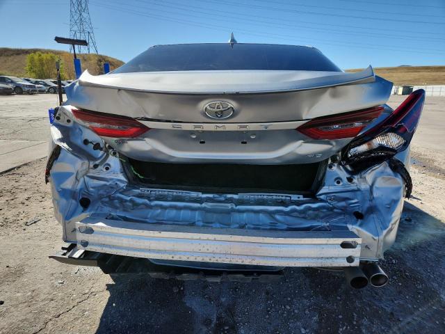 4T1G11AK9MU414972 - 2021 TOYOTA CAMRY SE SILVER photo 6