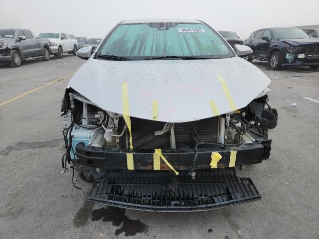 5YFBURHE2HP585683 - 2017 TOYOTA COROLLA L SILVER photo 5