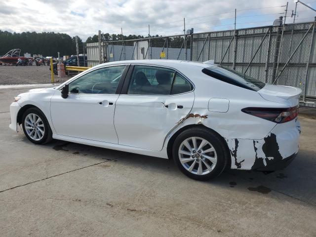 4T1C11AKXPU721540 - 2023 TOYOTA CAMRY LE WHITE photo 2