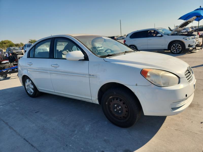 KMHCN46C29U298611 - 2009 HYUNDAI ACCENT GLS WHITE photo 4