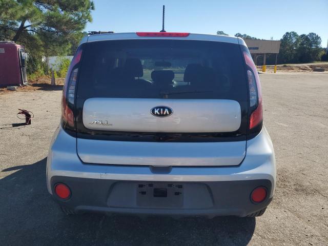 KNDJN2A28K7010819 - 2019 KIA SOUL ვერცხლისფერი ფოტო 6
