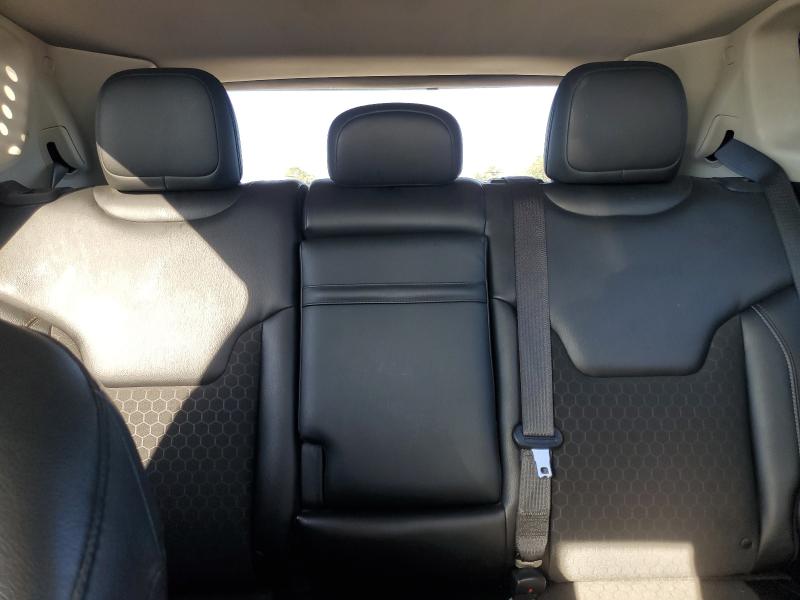 3C4NJDBB9JT283320 - 2018 JEEP COMPASS LATITUDE Boz foto 10