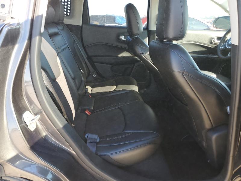3C4NJDBB9JT283320 - 2018 JEEP COMPASS LATITUDE Boz foto 11