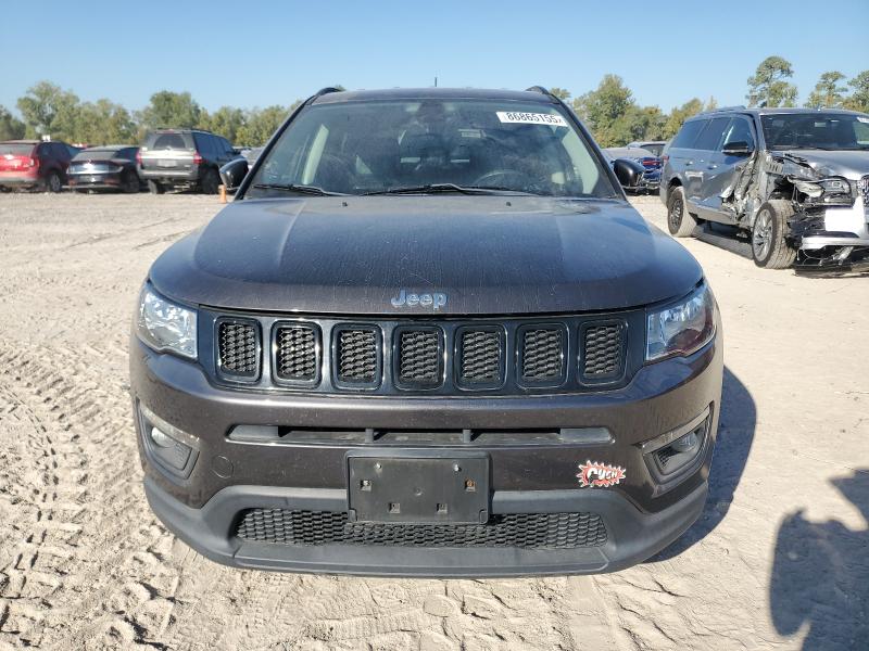 3C4NJDBB9JT283320 - 2018 JEEP COMPASS LATITUDE Boz foto 5