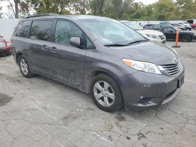 5TDKZ3DC9HS788421 - 2017 TOYOTA SIENNA LE Gümüş foto 4